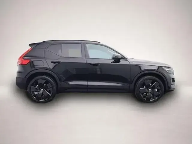 Neu Volvo XC40 Plus 197 PS (144 kW) 2026 Manufacturer SUV