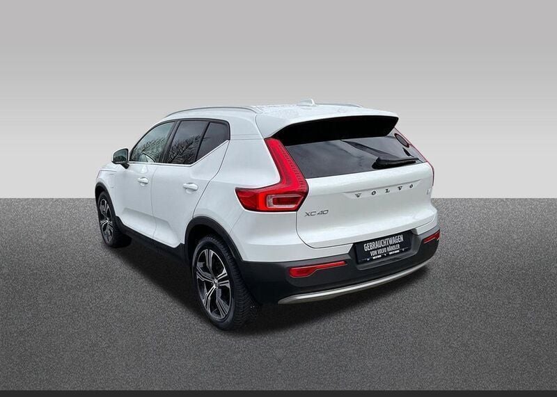 Gebraucht Volvo XC40 Inscription 261 PS (191 kW) 2021 Crystal white metallic SUV