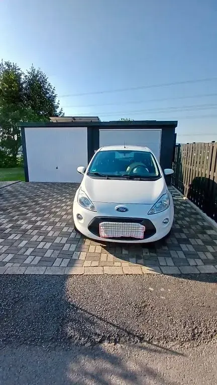 Gebraucht Ford Ka Titanium 69 PS (50 kW) 2010 Weiß Kleinwagen