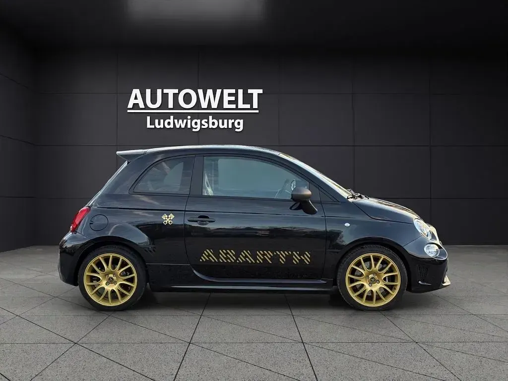 Gebraucht Abarth 695 179 PS (131 kW) 2024 Schwarz Kleinwagen