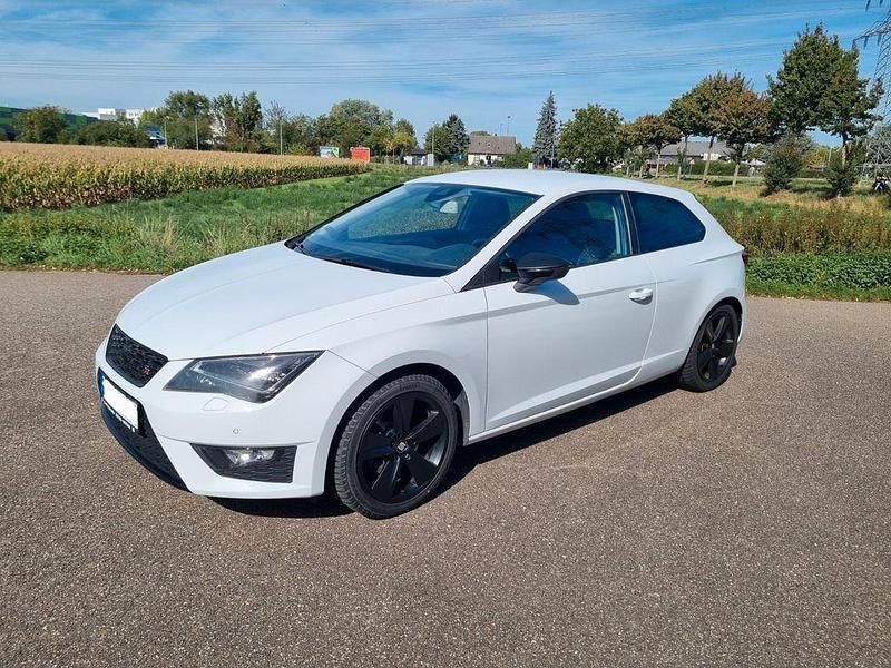 Weiß Gebraucht 2013 Seat Leon SC FR Kleinwagen | 11.800 € (Fairer Preis) - Bild 1/4