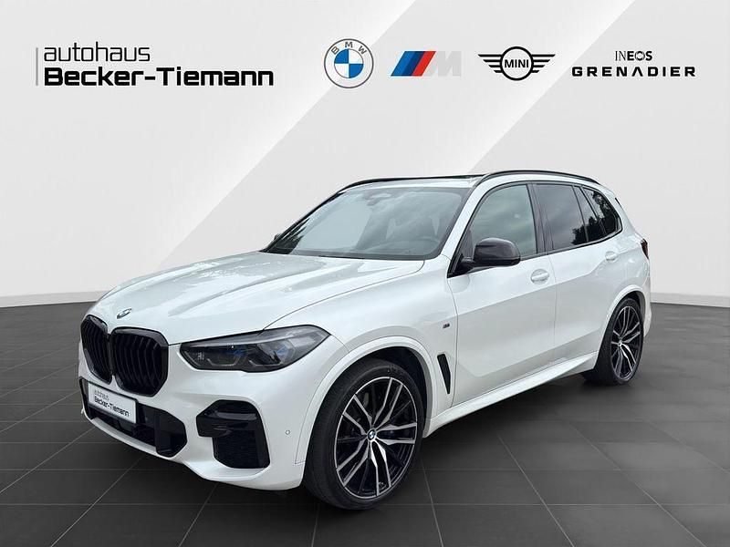 Mineralweiß Gebraucht 2022 BMW 130 Sport Line Kleinwagen | 54.810 € - Bild 1/4