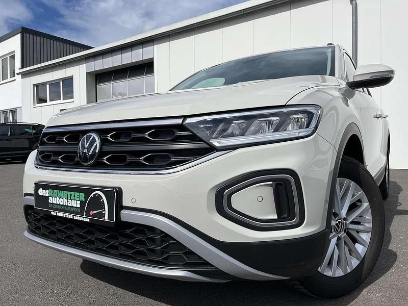 Grau Gebraucht 2024 VW T-Roc Life SUV | 25.460 € (Guter Preis) - Bild 1/4