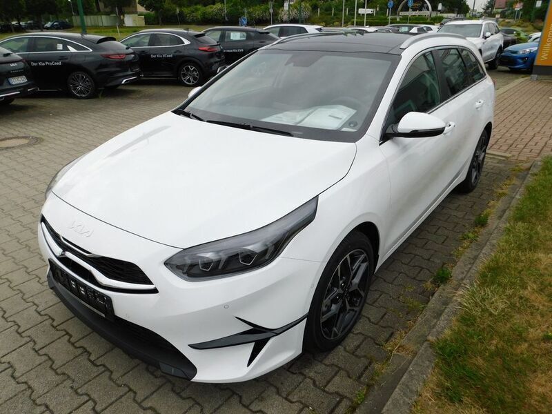 Gebraucht Kia Ceed Platinum 136 PS (100 kW) 2023 Weiß Kleinwagen