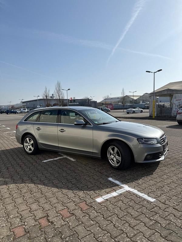 Gebraucht Audi A4 143 PS (105 kW) 2011 Grau Kombi