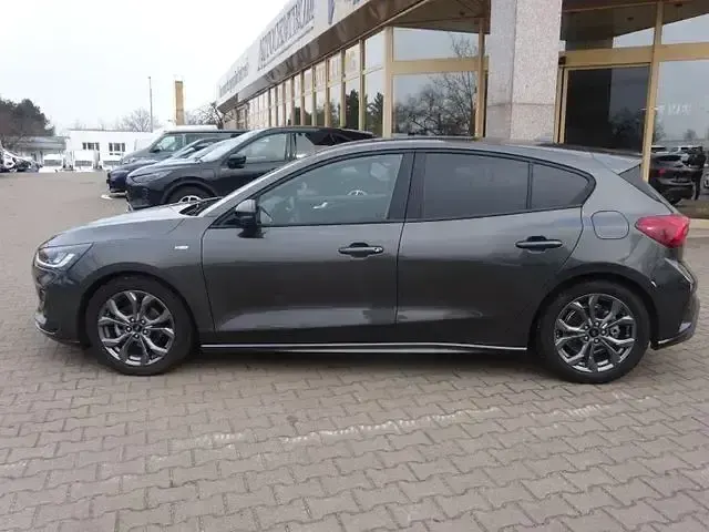 Gebraucht Ford Focus ST-Line 116 PS (85 kW) 2025 Grau Limousine