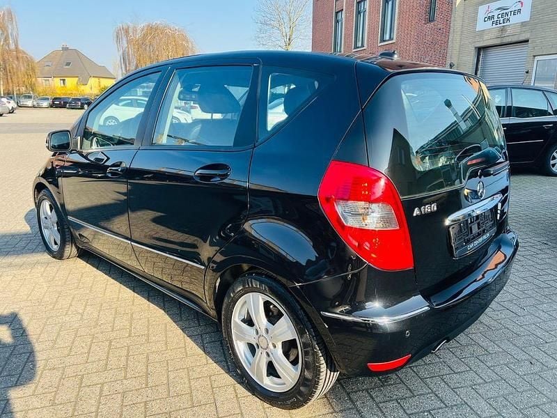 Gebraucht Mercedes A180 116 PS (85 kW) 2012 Schwarz Limousine