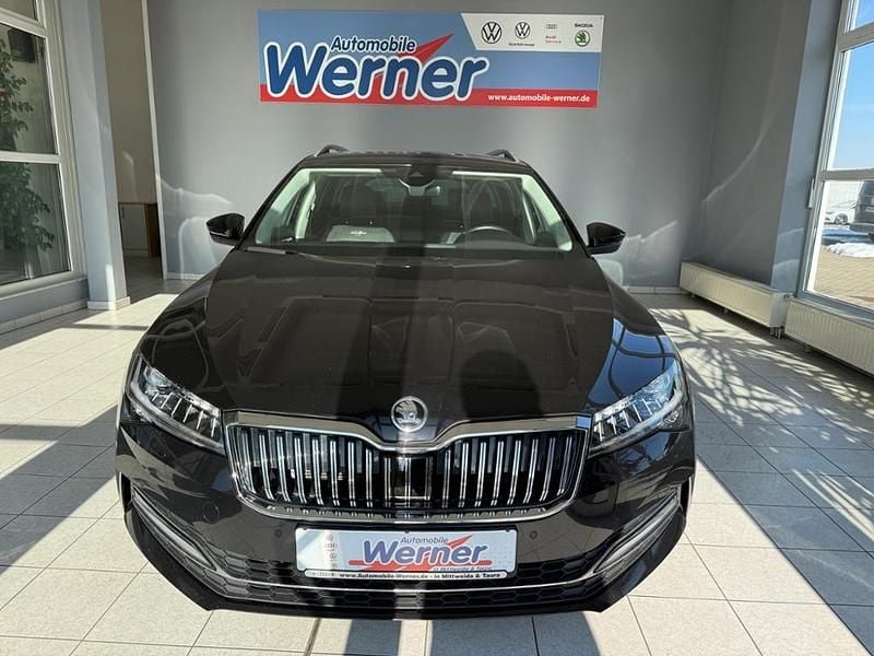 Gebraucht Skoda Superb LAURIN & KLEMENT 200 PS (147 kW) 2023 Schwarz Kombi