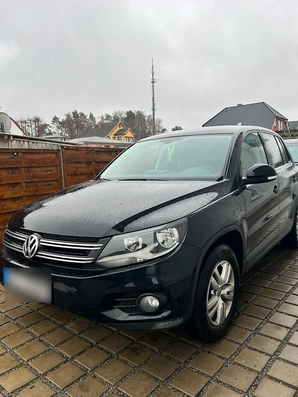 Schwarz Gebraucht 2011 VW Tiguan SUV | 9.999 € (Fairer Preis) - Bild 1/4