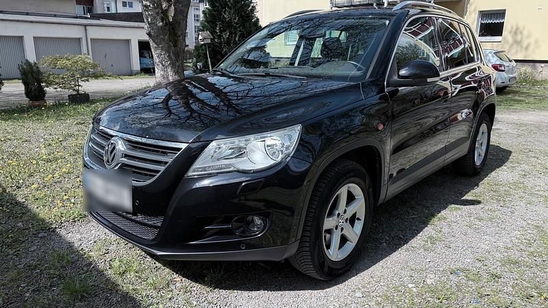 Second-hand VW Tiguan 140 CP (102 kW) 2011 Negru SUV