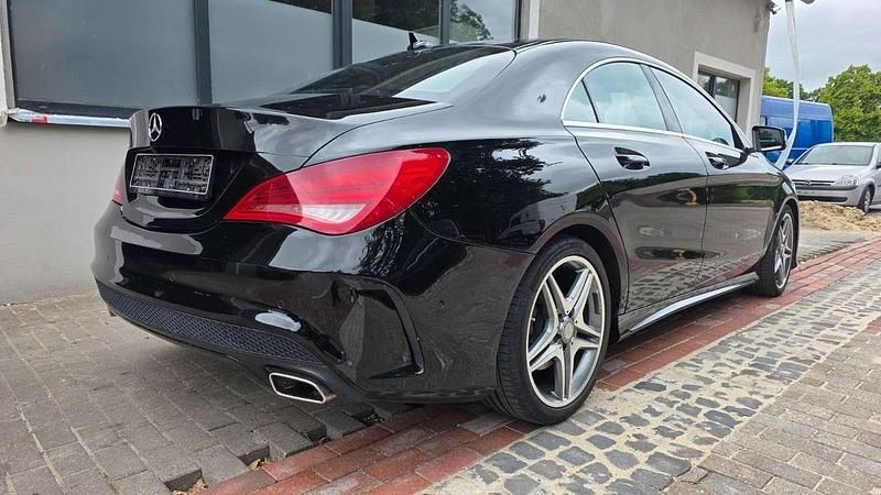 Gebraucht Mercedes CLA180 AMG line 122 PS (89 kW) 2015 Schwarz Coupé