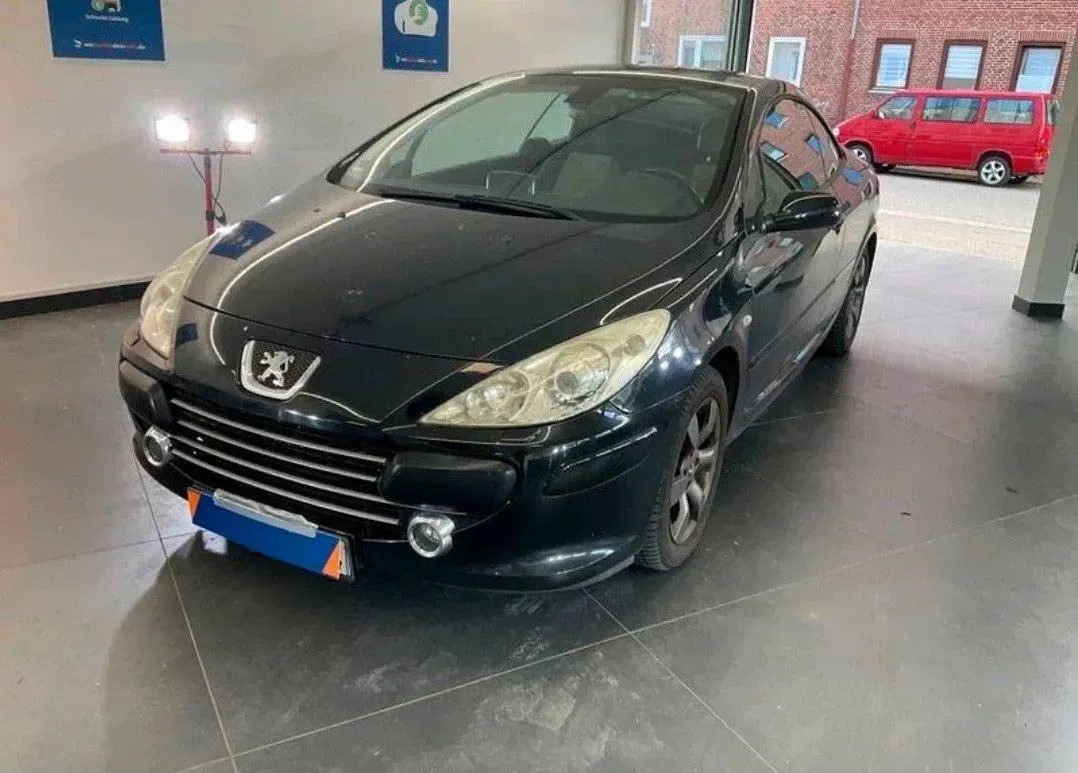 Gebraucht Peugeot 307 CC 140 PS (102 kW) 2007 Schwarz Cabrio
