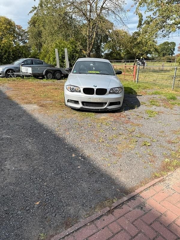 Silber Gebraucht 2008 BMW 120 Coupé Coupé | 7.300 € (Etwas zu teuer) - Bild 1/4