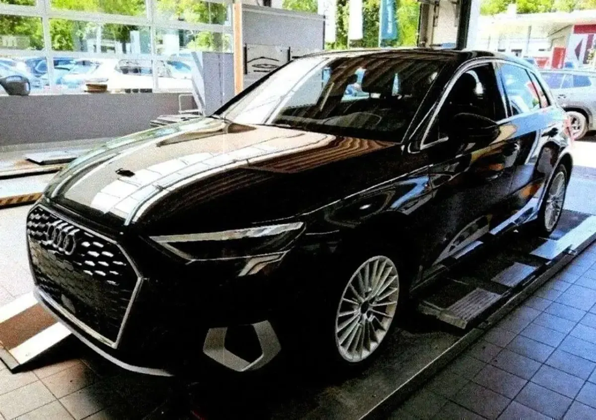 Gebraucht Audi A3 Advanced 150 PS (110 kW) 2024 Schwarz Limousine