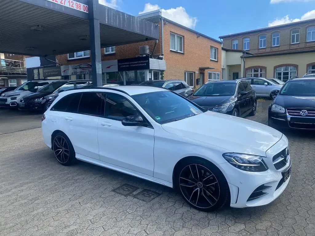 Gebraucht Mercedes C220 AMG line 194 PS (142 kW) 2019 Weiß Kombi