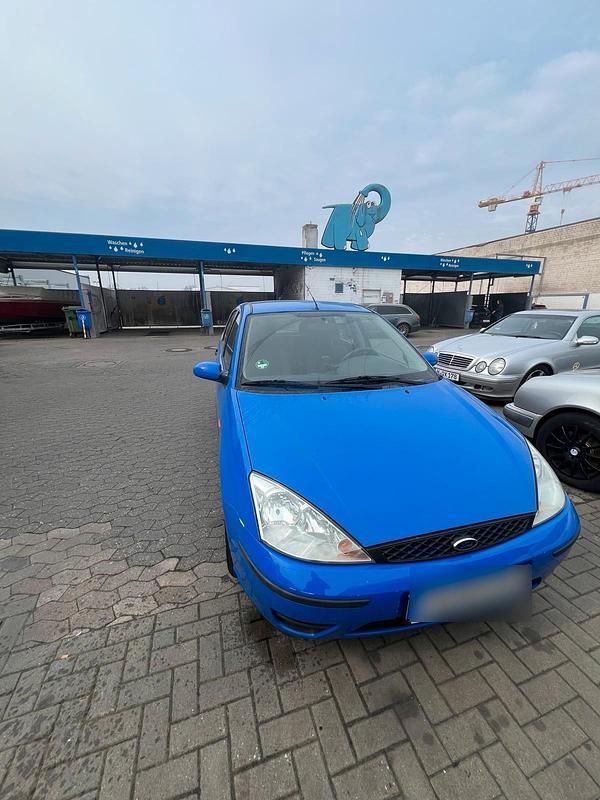 Usata Ford Focus 75 CV (55 kW) 2003 Blu Berlina
