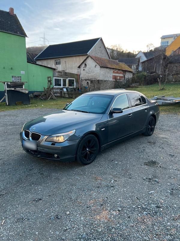 Gebraucht BMW 525 177 PS (130 kW) 2004 Grau Limousine