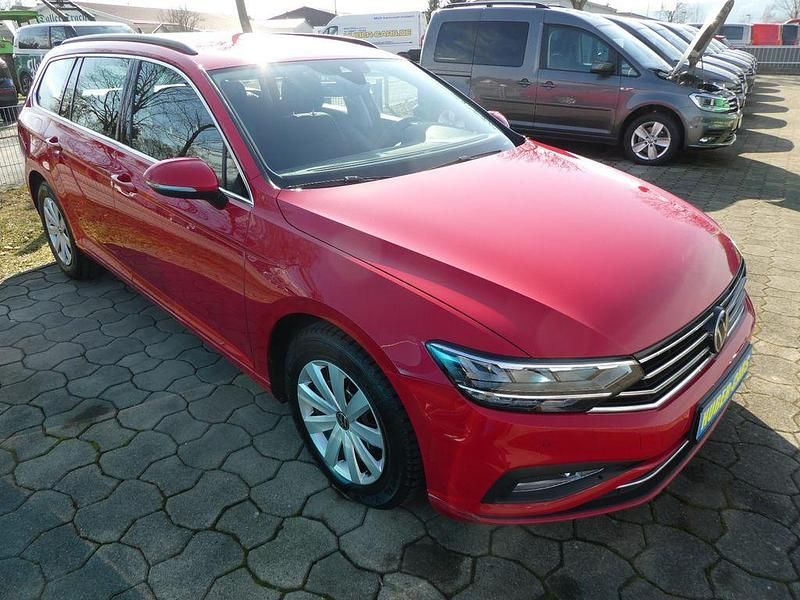 Gebraucht VW Passat Business 122 PS (89 kW) 2022 Rot Kombi