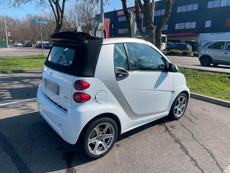 Gebraucht Smart ForTwo Cabrio 71 PS (52 kW) 2011 Weiß Cabrio