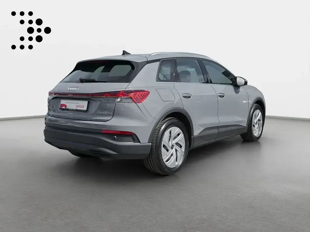 Second-hand Audi Q4 e-tron Basis 125 kW (170 CP) 2023 Gri SUV