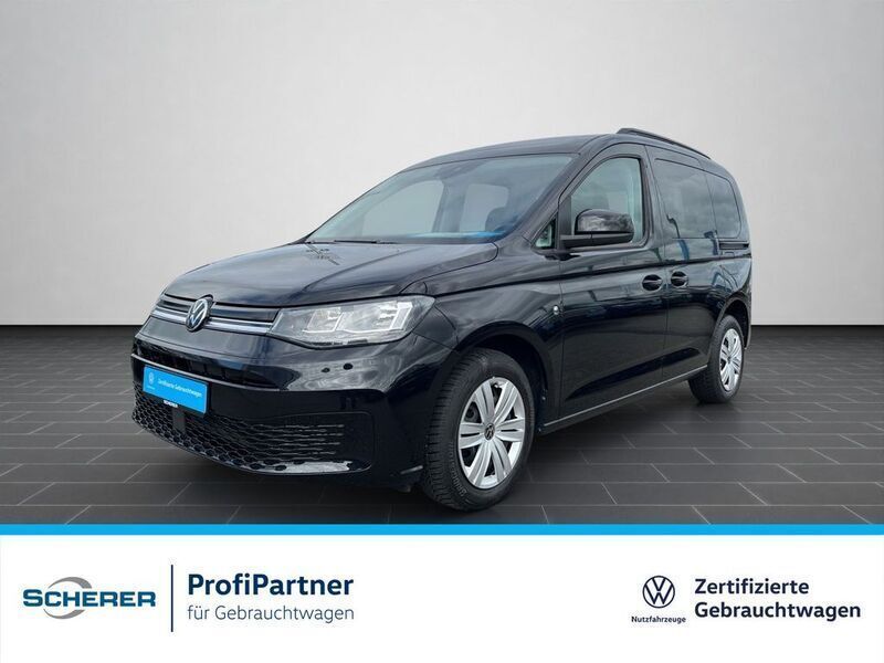 Deep black perleffekt (metallic) Gebraucht 2022 VW Caddy Life Van / Kleinbus | 32.480 € (Fairer Preis) - Bild 1/4