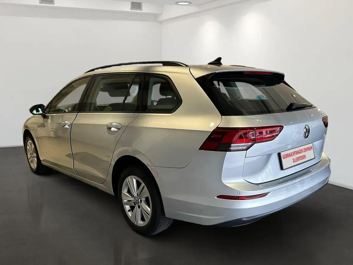 Gebraucht VW Golf VIII Life 116 PS (85 kW) 2023 Silber Kombi