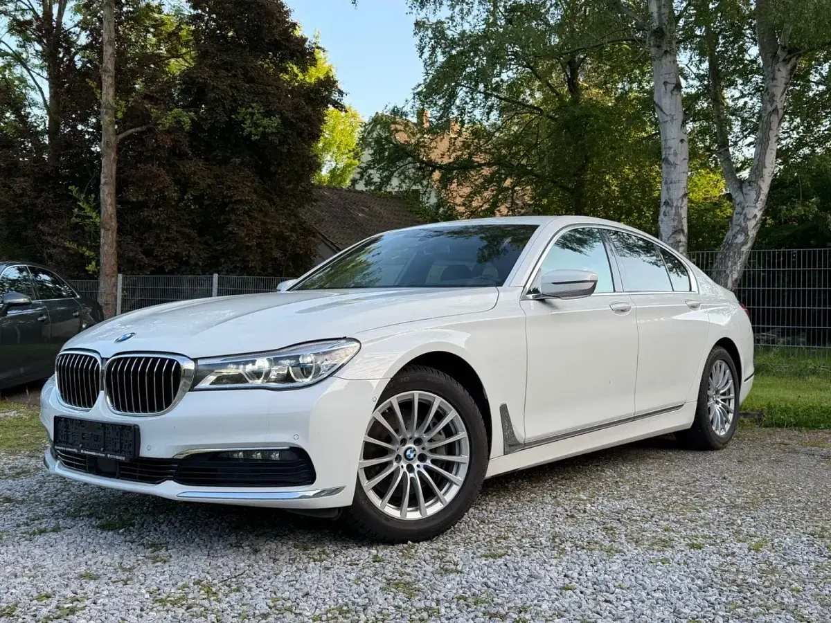 Gebraucht BMW 730 Executive 265 PS (194 kW) 2018 Weiß Limousine