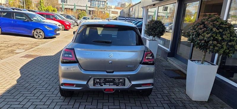 Neu Suzuki Swift Comfort+ 83 PS (61 kW) 2025 Premium silver Kleinwagen