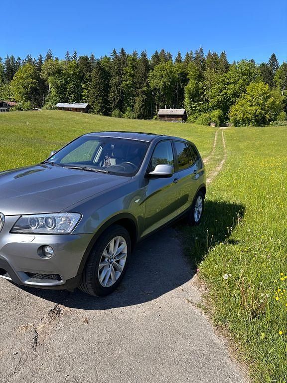 Grau Gebraucht 2011 BMW X3 Sport Line SUV | 11.000 € (Fairer Preis) - Bild 1/4