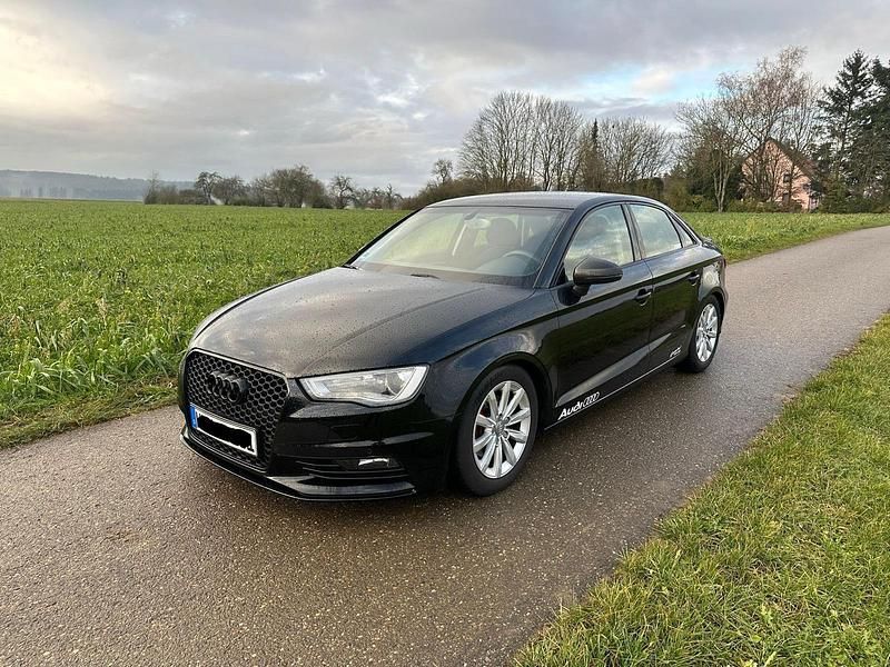 Schwarz Gebraucht 2015 Audi A3 Limousine | 11.500 € (Fairer Preis) - Bild 1/4