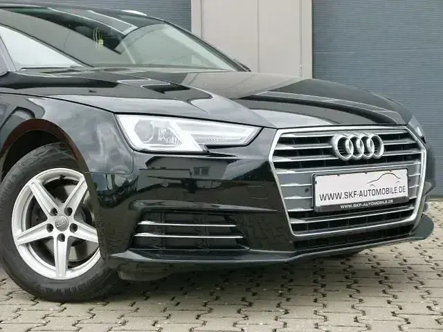 Używany Audi A4 Basis 150 KM (110 kW) 2018 Czarny Kombi