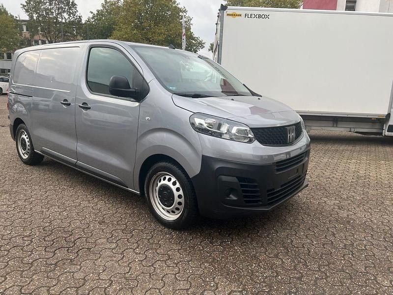 Grau Gebraucht 2022 Fiat Scudo Van / Kleinbus | 13.900 € (Guter Preis) - Bild 1/4