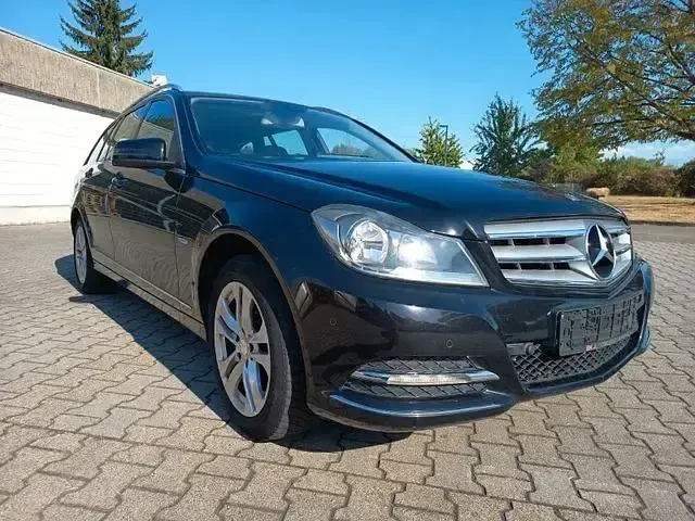Gebraucht Mercedes C180 120 PS (88 kW) 2011 Schwarz Kombi