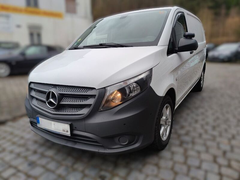 Weiß Gebraucht 2020 Mercedes Vito Van / Kleinbus | 11.995 € (Superpreis) - Bild 1/4