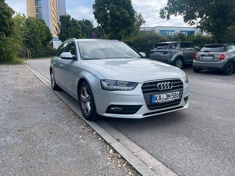 Silber Gebraucht 2013 Audi A4 Ambiente Kombi | 6.550 € (Guter Preis) - Bild 1/4