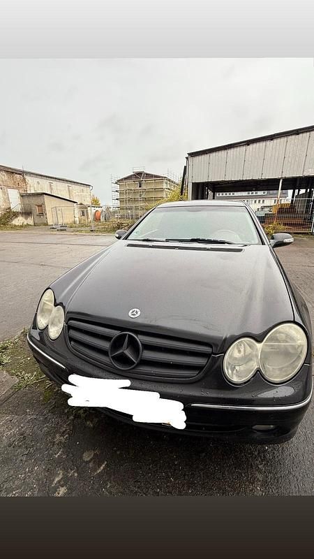 Schwarz Gebraucht 2002 Mercedes CLK270 Coupé | 2.600 € - Bild 1/4