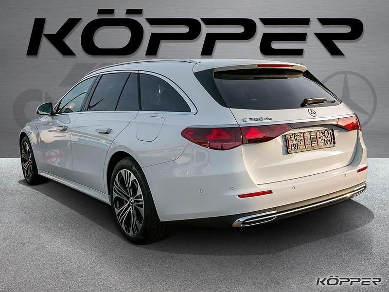 Gebraucht Mercedes E300 Advanced 313 PS (230 kW) 2025 Polarweiss Kombi