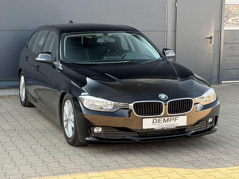 Gebraucht BMW 320 Luxury Line 163 PS (119 kW) 2014 Schwarz Kombi