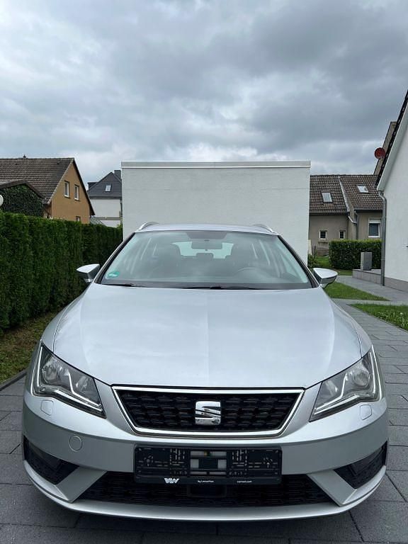 Grau Gebraucht 2017 Seat Leon ST Style Kombi | 8.700 € (Guter Preis) - Bild 1/4