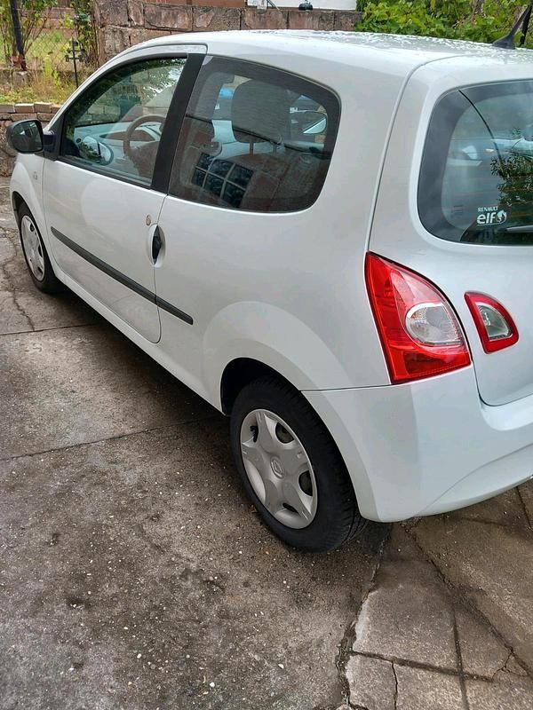 Weiß Gebraucht 2013 Renault Twingo Kleinwagen | 3.800 € - Bild 1/4