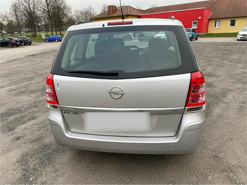 Gebraucht Opel Zafira 140 PS (102 kW) 2012 Silber Van / Kleinbus