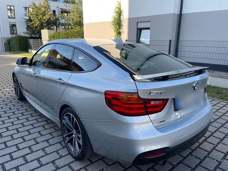 Silber Gebraucht 2014 BMW 320 Gran Turismo M Sport Limousine | 14.900 € (Teuer) - Bild 1/4