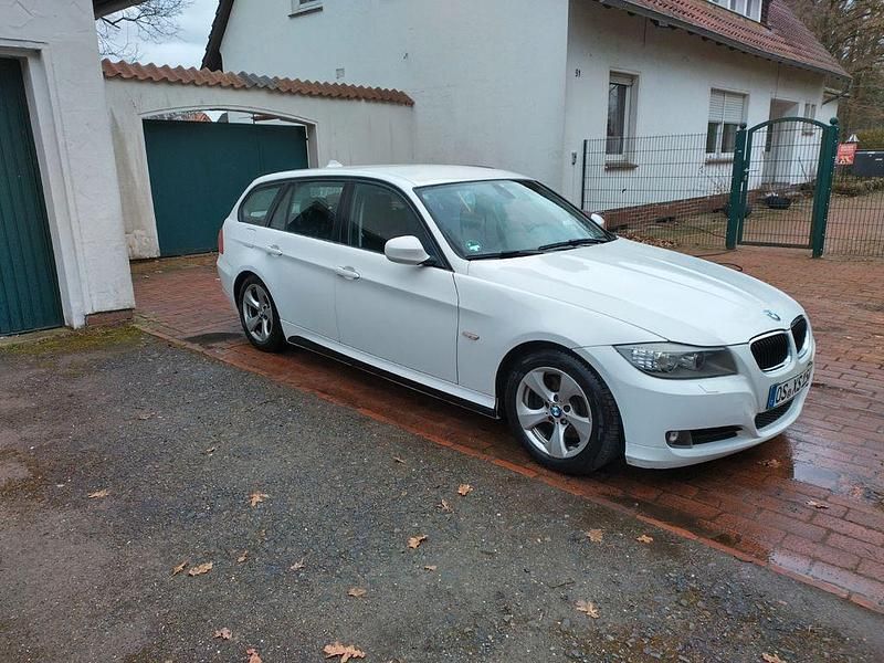 Gebraucht BMW 320 Efficient Dynamics 163 PS (119 kW) 2012 Weiß Kombi