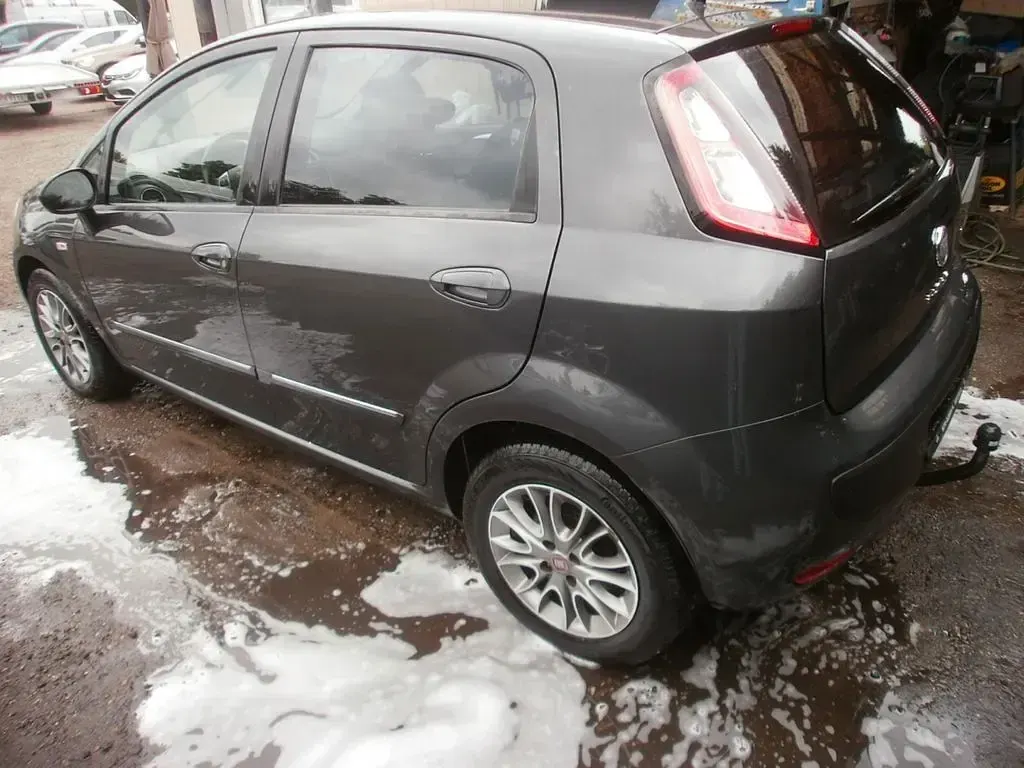 Gebraucht Fiat Punto Evo 84 PS (61 kW) 2011 Grau Kleinwagen