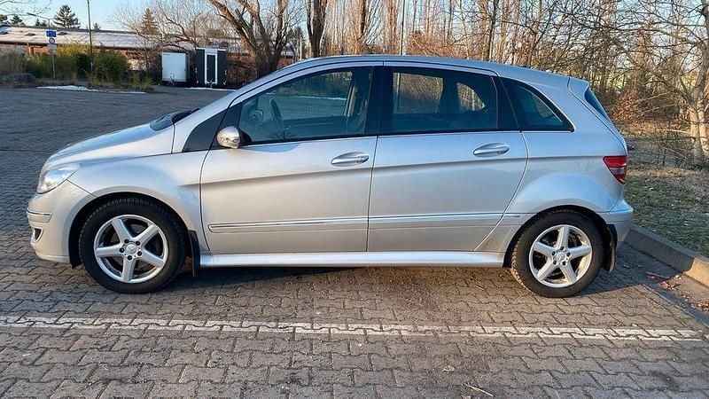 Silber Gebraucht 2006 Mercedes B200 Van / Kleinbus | 2.300 € (Superpreis) - Bild 1/4