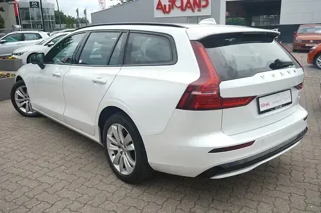 Gebraucht Volvo V60 Plus 197 PS (144 kW) 2023 Weiß Kombi
