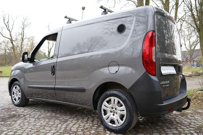 Gebraucht Fiat Doblò 95 PS (69 kW) 2017 Grau Van / Kleinbus