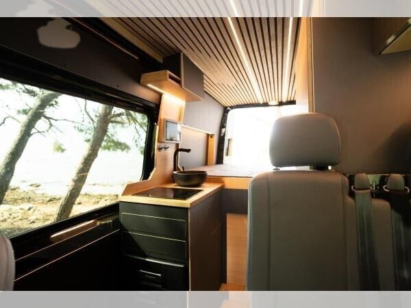 Neu Mercedes Sprinter 170 PS (125 kW) 2025 Schwarz (tiefschwarz) Van