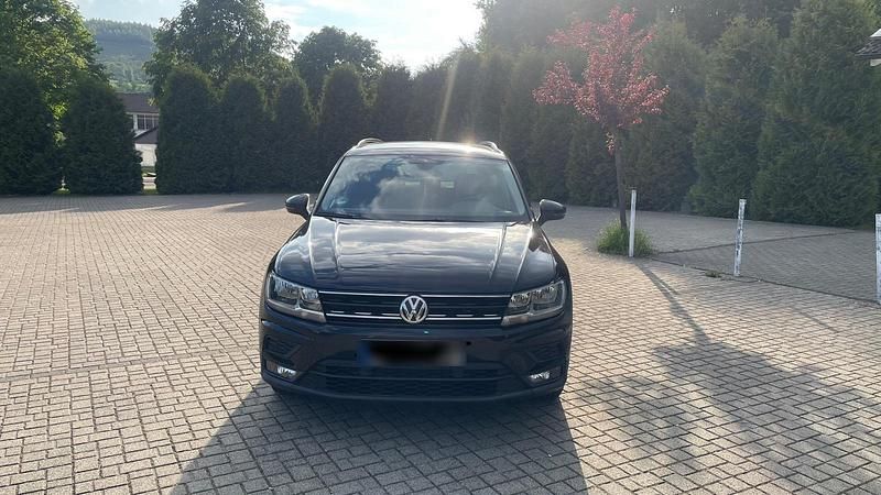 Gebraucht VW Tiguan Sound 125 PS (91 kW) 2017 Schwarz SUV