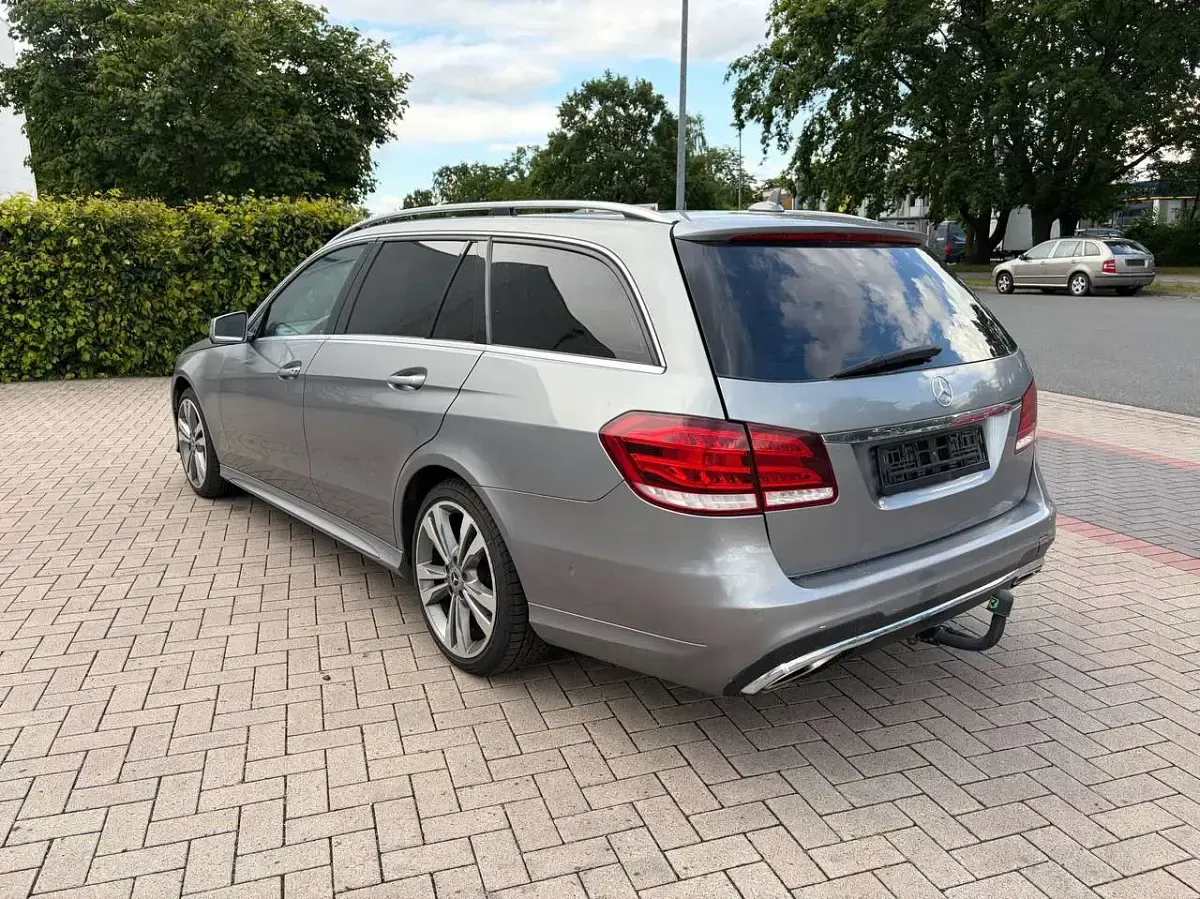 Gebraucht Mercedes E250 204 PS (150 kW) 2014 Palladiumsilber  metalliclack Kombi